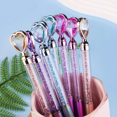 Stylo à bille avec strass en forme de cœur